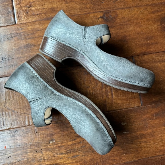 Dansko Mary Jane clogs - Picture 4 of 9
